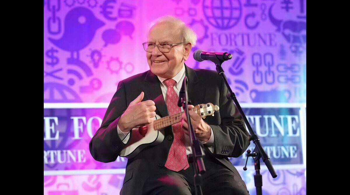 Warren Buffett Net Worth 2026: Wealth & Investments