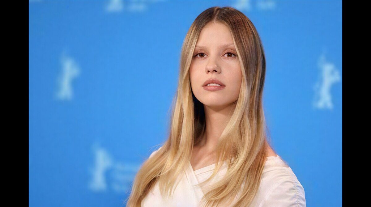 Mia Goth red carpet look earnings and lifestyle