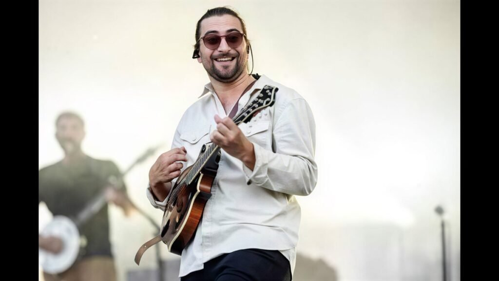 Noah Kahan Net Worth 2026