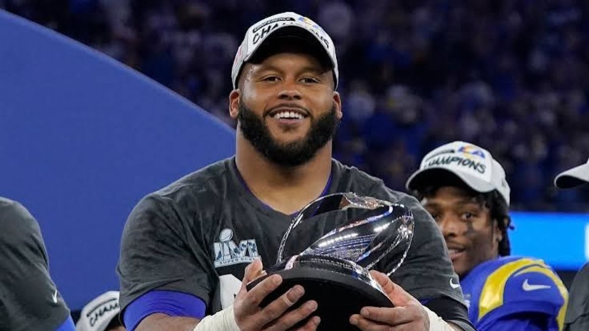 Aaron Donald NFL career earnings