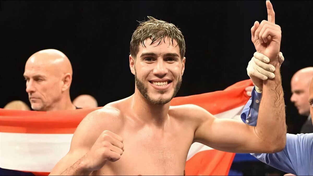 Prichard Colon boxer career and estimated net worth
