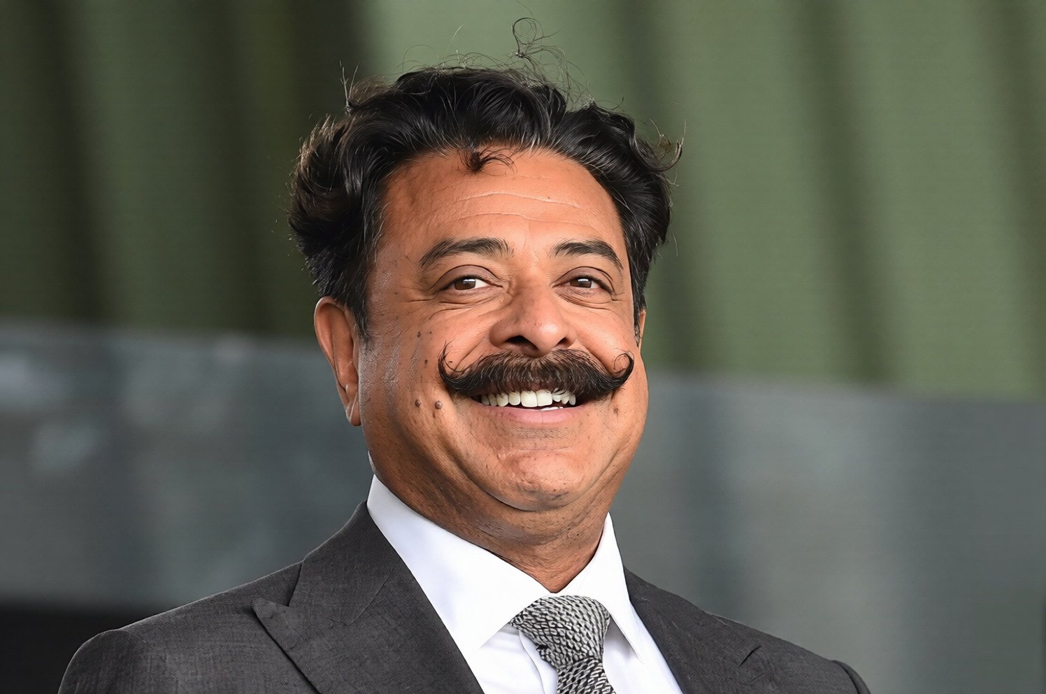 Shahid Khan billionaire businessman